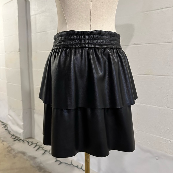 Alice + Olivia Jia Vegan Leather Mini Skirt - Picture 2 of 9
